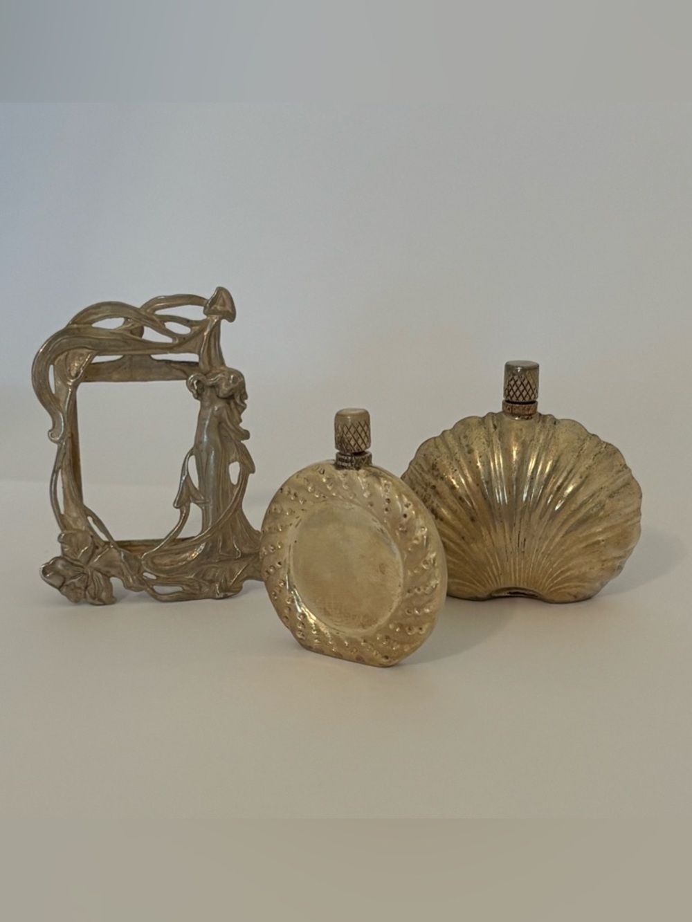 Vintage Romantic Bougie Silver Sweet Frame & Perfume Bottles Vanity Set
